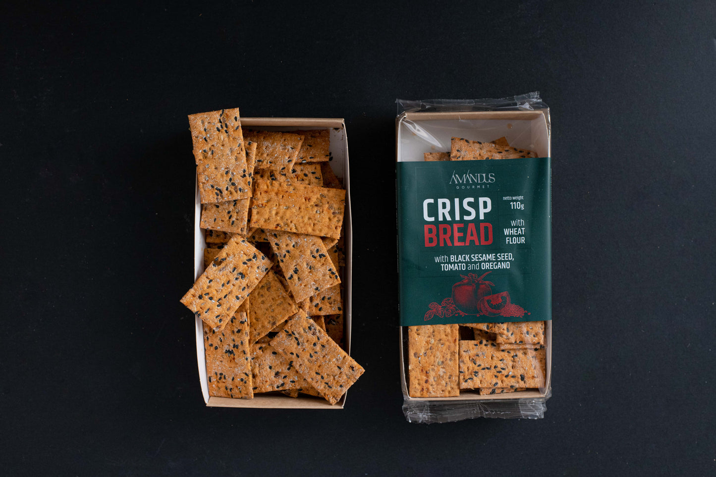 KVIETINĖS DUONELĖS SU JUODAISIAIS SEZAMAIS, POMIDORAIS IR RAUDONĖLIU