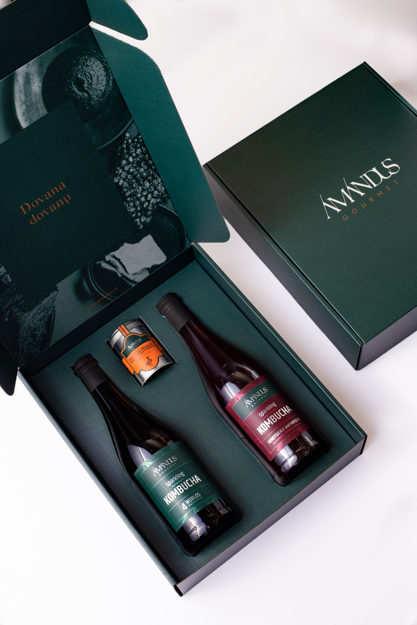 Didelis gurmaniškas dovanų rinkinys: dviejų kombučių ir prieskonių